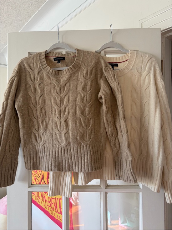 Banana Republic Sweaters - Banana Republic Cable Knit wool Crewneck Sweaters - Tan & Cream